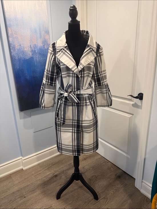 ispiri Jackets & Blazers - Plaid Belted Trench Coat - White & Black